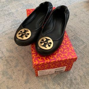 Tory Burch black Reva flats gold hardware sz 8
